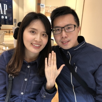 推薦給想準備求婚戒的人,可以親自到亞立詩櫃位上選購