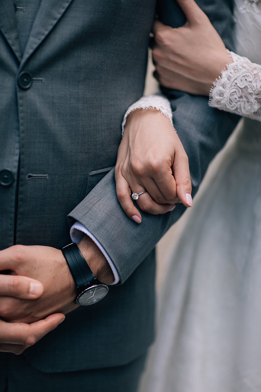newlyweds-7295585_1280