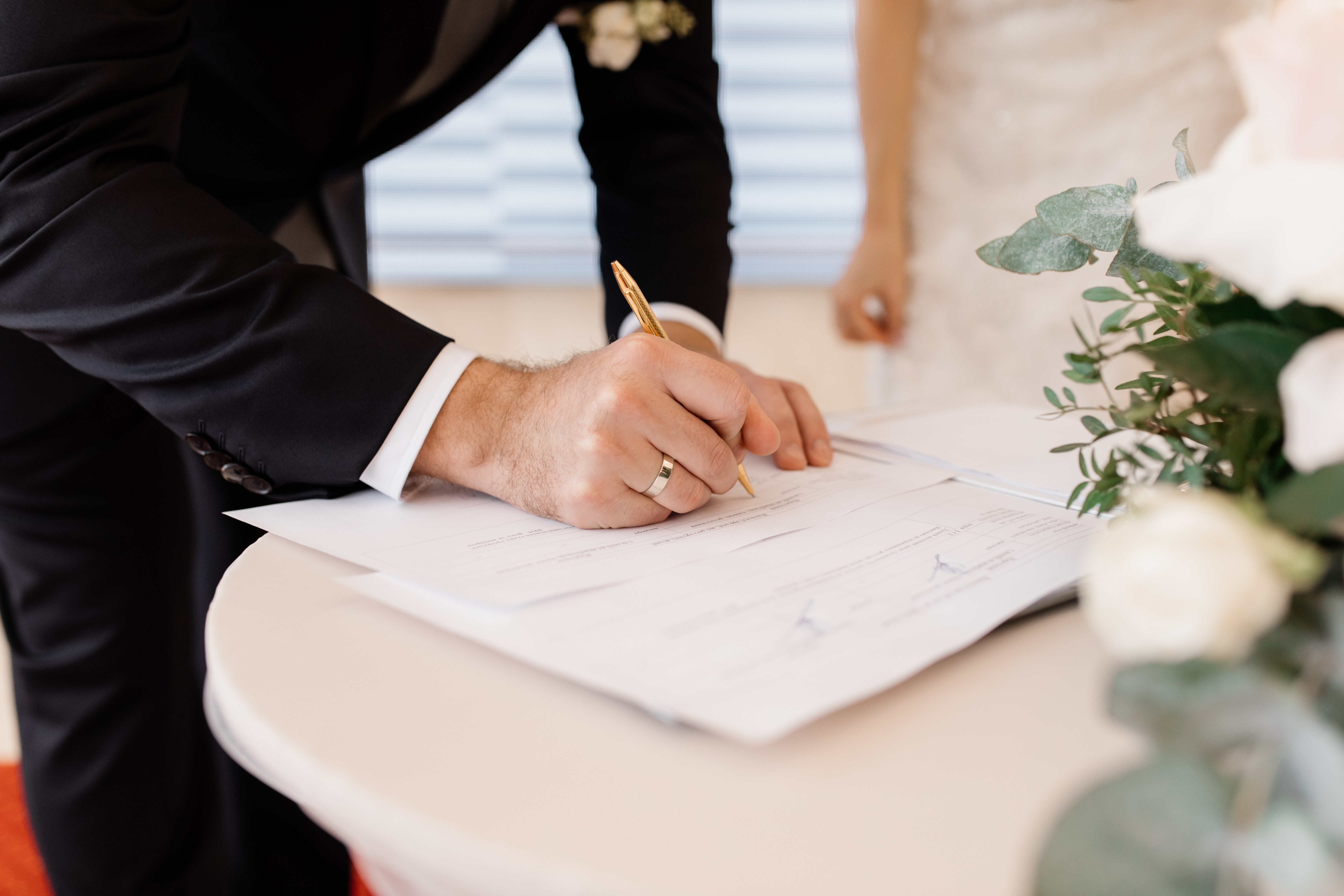 結婚登記要帶什麼？3大關鍵流程與結婚書約等必備文件全解析