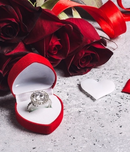 What is the best diamond shape for an engagement ring?